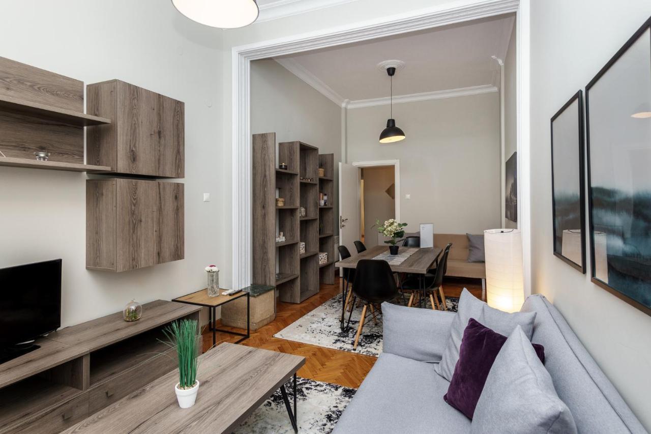 C.4 Red Rose #Colony_Central_Apartment Salonicco Esterno foto